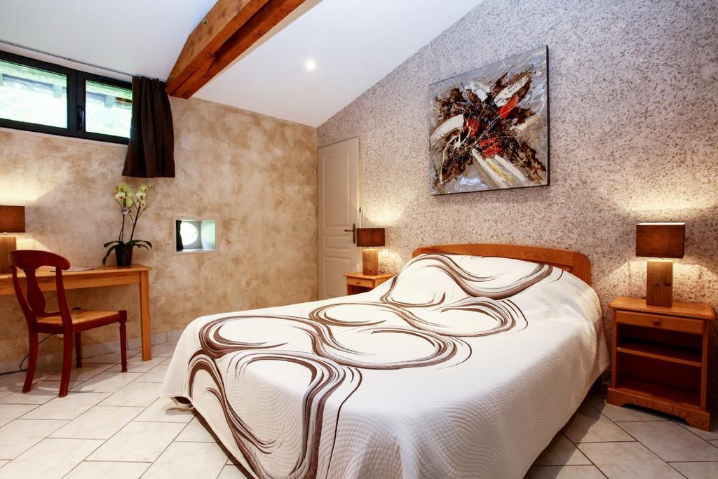 Chambres D'Hotes Les Peyrouses 사흘라 라 카네다 외부 사진